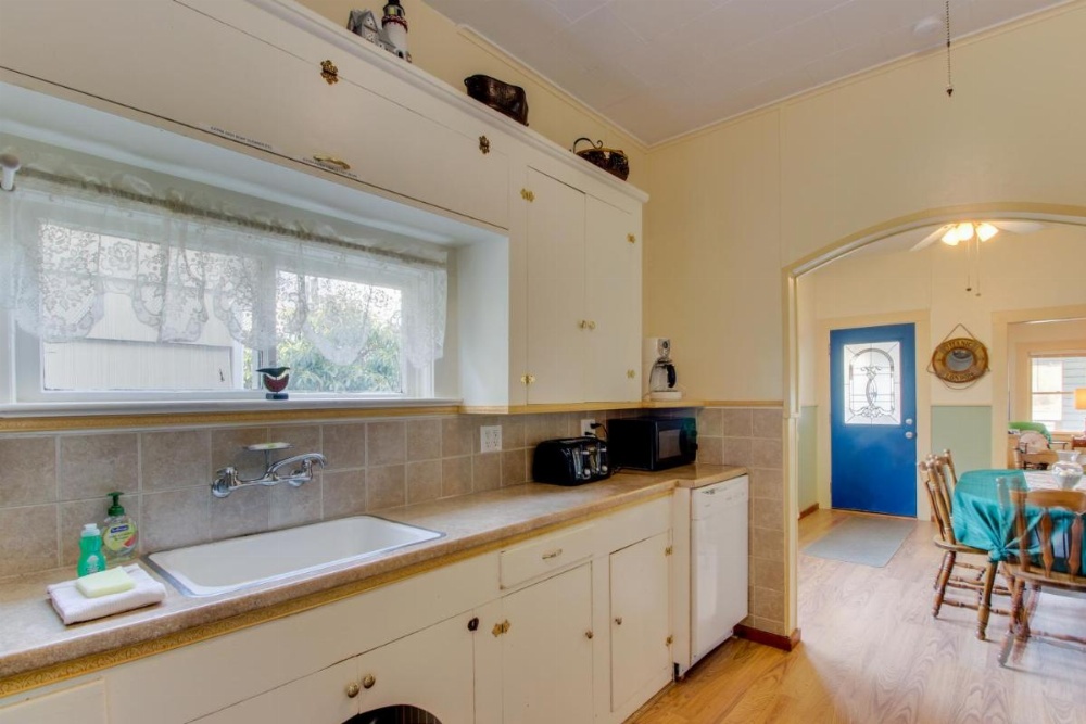 Captain's Cottage Image 18